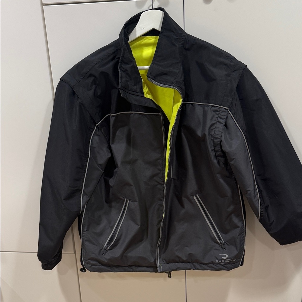 Reversible Wind Breaker with Zip-off Sleeves